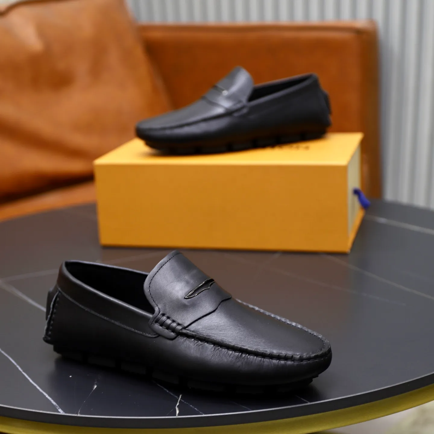 Ex-factory price: 480💰【LV】Louis Vuitton ⚠️High-end men’s driving and pedal series ⚠️38-44 (customized for 45) ⚠️All original cowhide leather! Thick and soft! Made entirely of calfskin lining! Rubber sheet anti-slip beanie sole! Three-dimensional package technology! Fashionable and classic! Handicrafts! Original high quality! Feel free to compare!